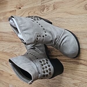 Women's bootie, size 7.5